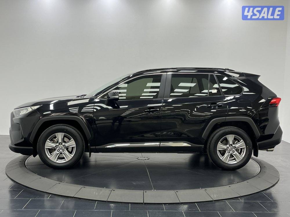 TOYOTA RAV401 4X2 STANDARD OPTION2