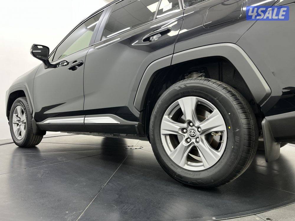 TOYOTA RAV401 4X2 STANDARD OPTION9