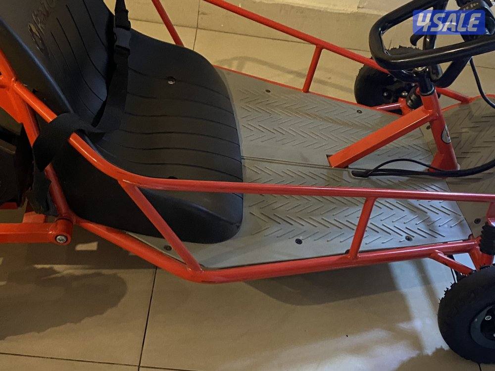 سياره صغيره ممتازه و أمنه من سركه Razor سرعتها من ١٥ الى ٢٠ للاطفال2