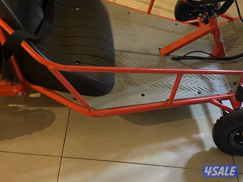 سياره صغيره ممتازه و أمنه من سركه Razor سرعتها من ١٥ الى ٢٠ للاطفال3