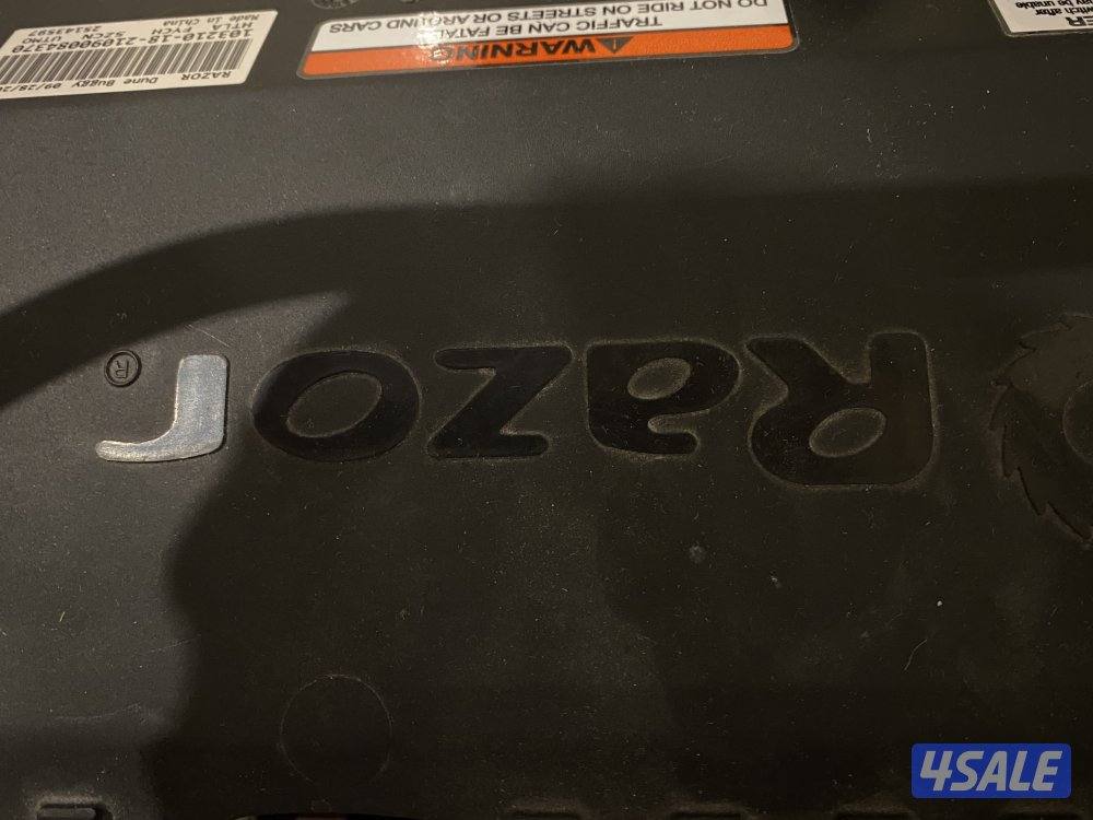 سياره صغيره ممتازه و أمنه من سركه Razor سرعتها من ١٥ الى ٢٠ للاطفال4