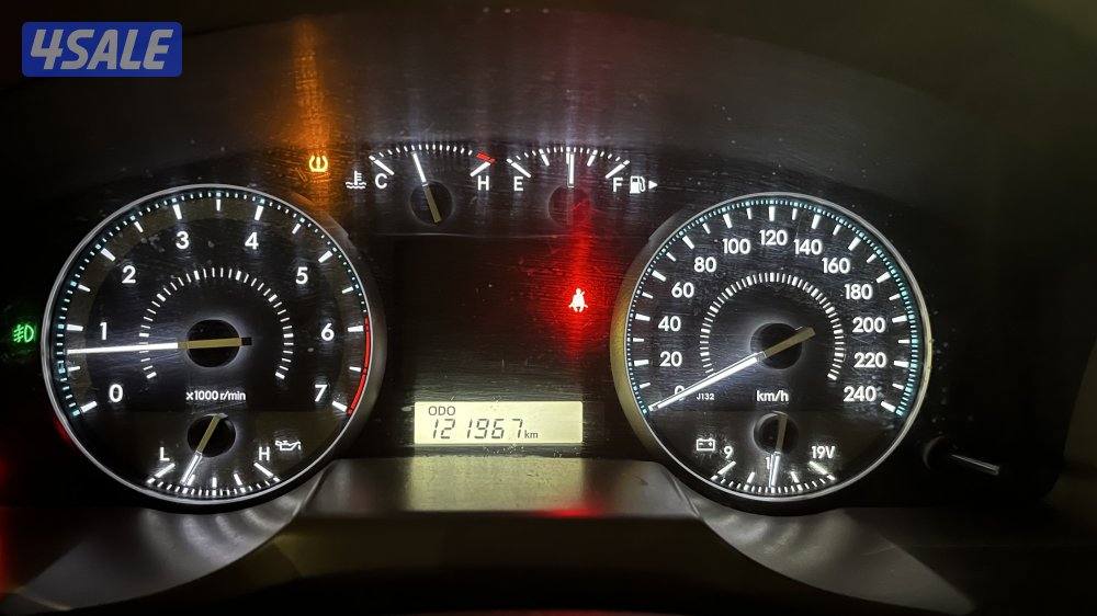 للبيع لاند كروز 2019 قير عادي سبير علاق اساس ماشي ١٢١ الف شرط الفحص2