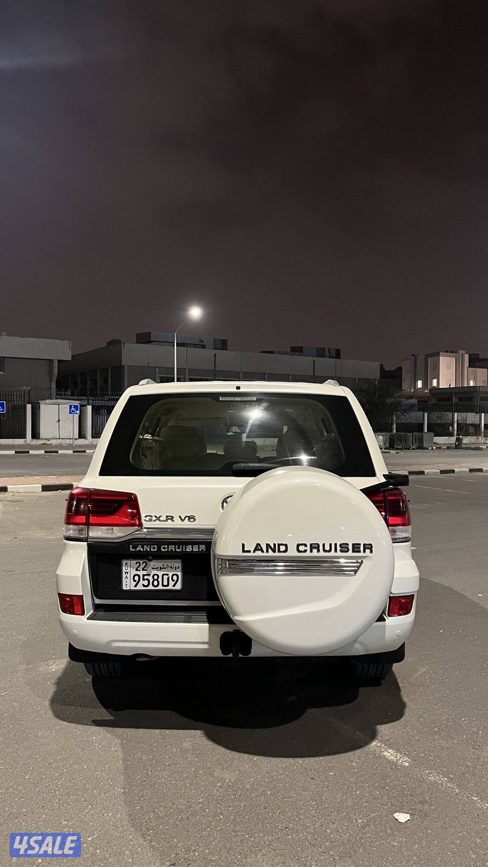 للبيع لاند كروز 2019 قير عادي سبير علاق اساس ماشي ١٢١ الف شرط الفحص4