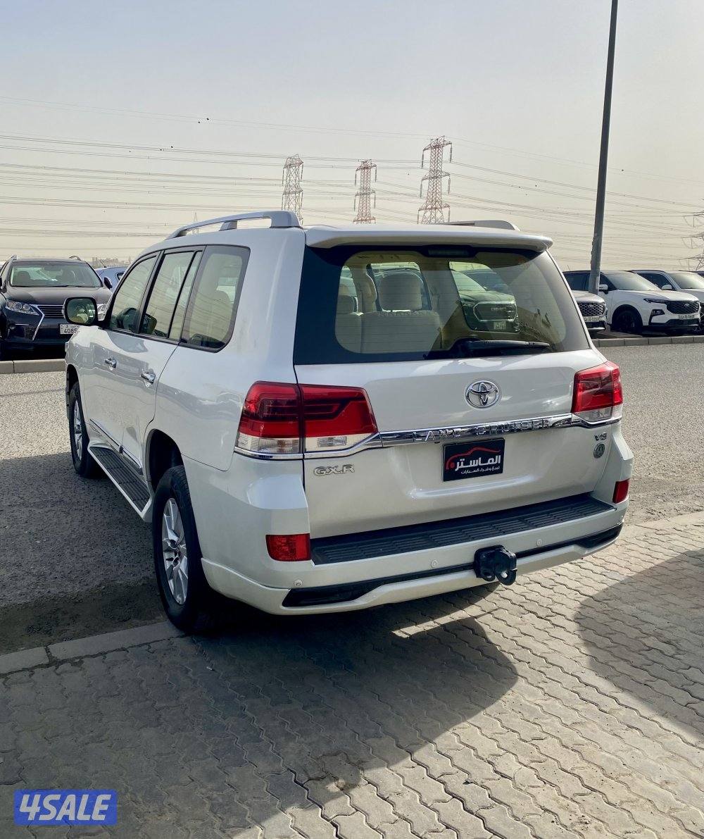 لاند كروزر GXR الساير موديل 2016 عداد 2215