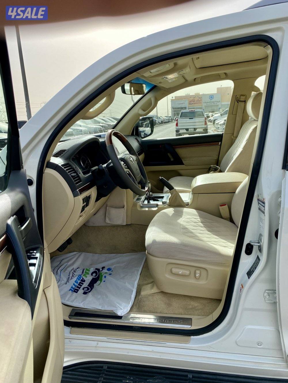 لاند كروزر GXR الساير موديل 2016 عداد 2217