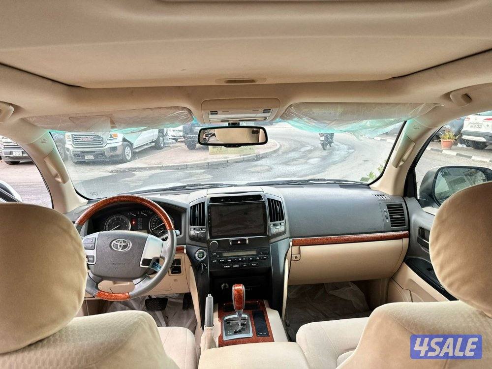 لاند كروز GX.R V8 ٢٠١٤ الساير عداد٣٦٠ ألف شرط الفحص صبغ وكاله كبوت فقط7