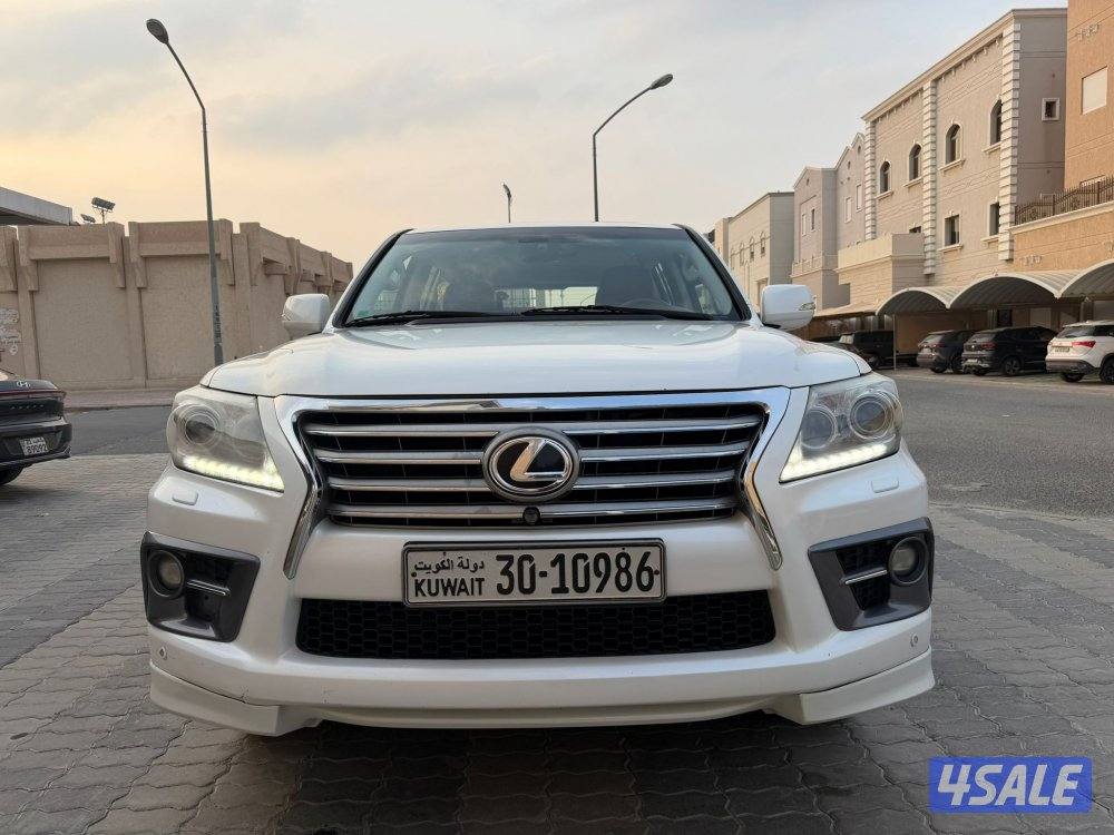 لكزس LX570 ٢٠١٣ وارد الخليج عداد ٢٣٥ ألف شرط الفحص صبغ قطعه وجزء فقط0