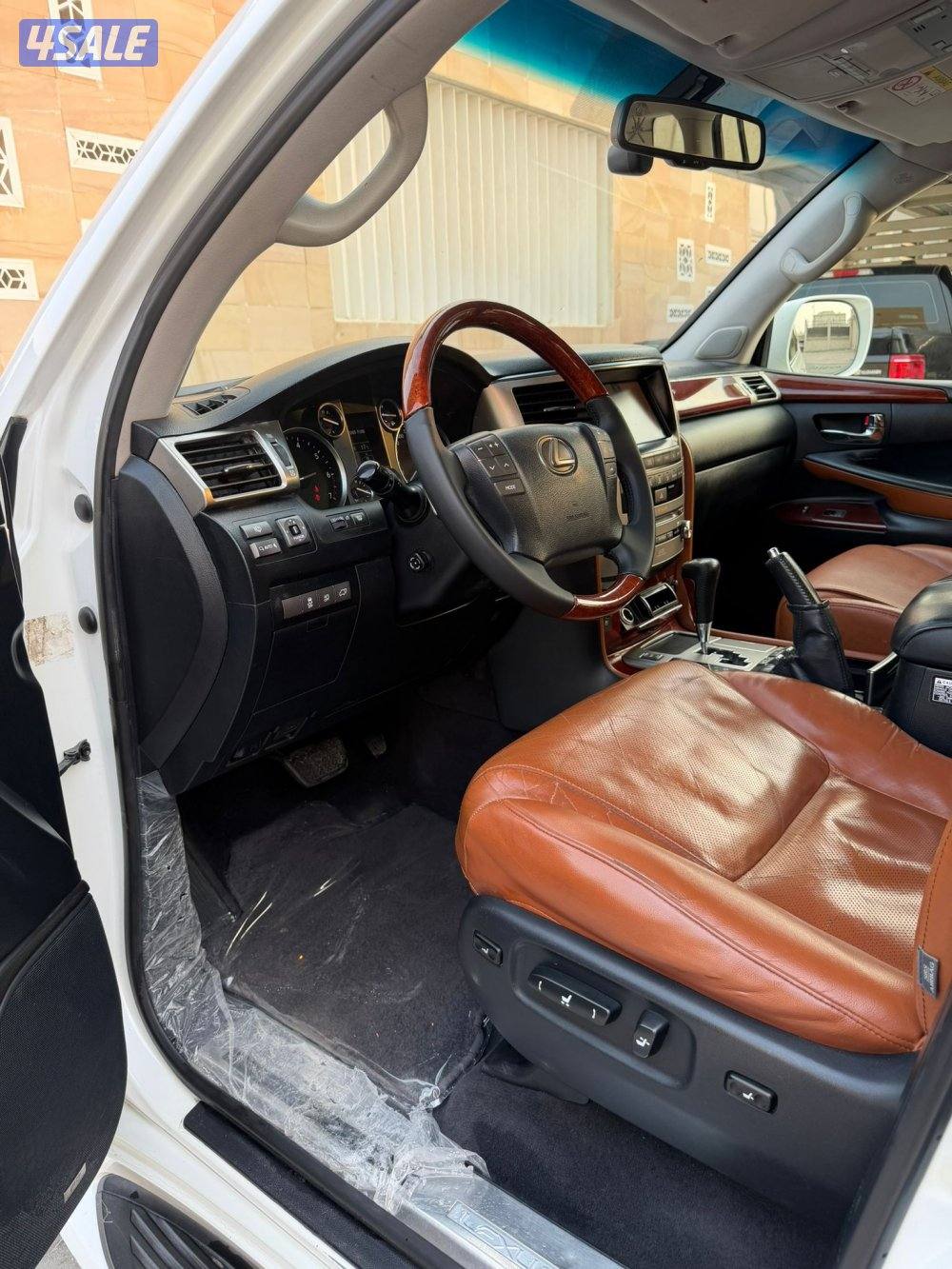لكزس LX570 ٢٠١٣ وارد الخليج عداد ٢٣٥ ألف شرط الفحص صبغ قطعه وجزء فقط4