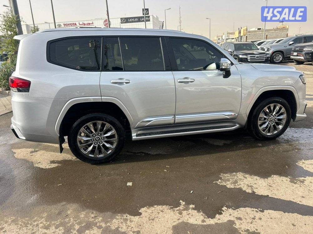 تويوتا لاند كروزر GX.R AEROs twin turbo.V6 موديل 2023 ماشى 13.000 k.m2
