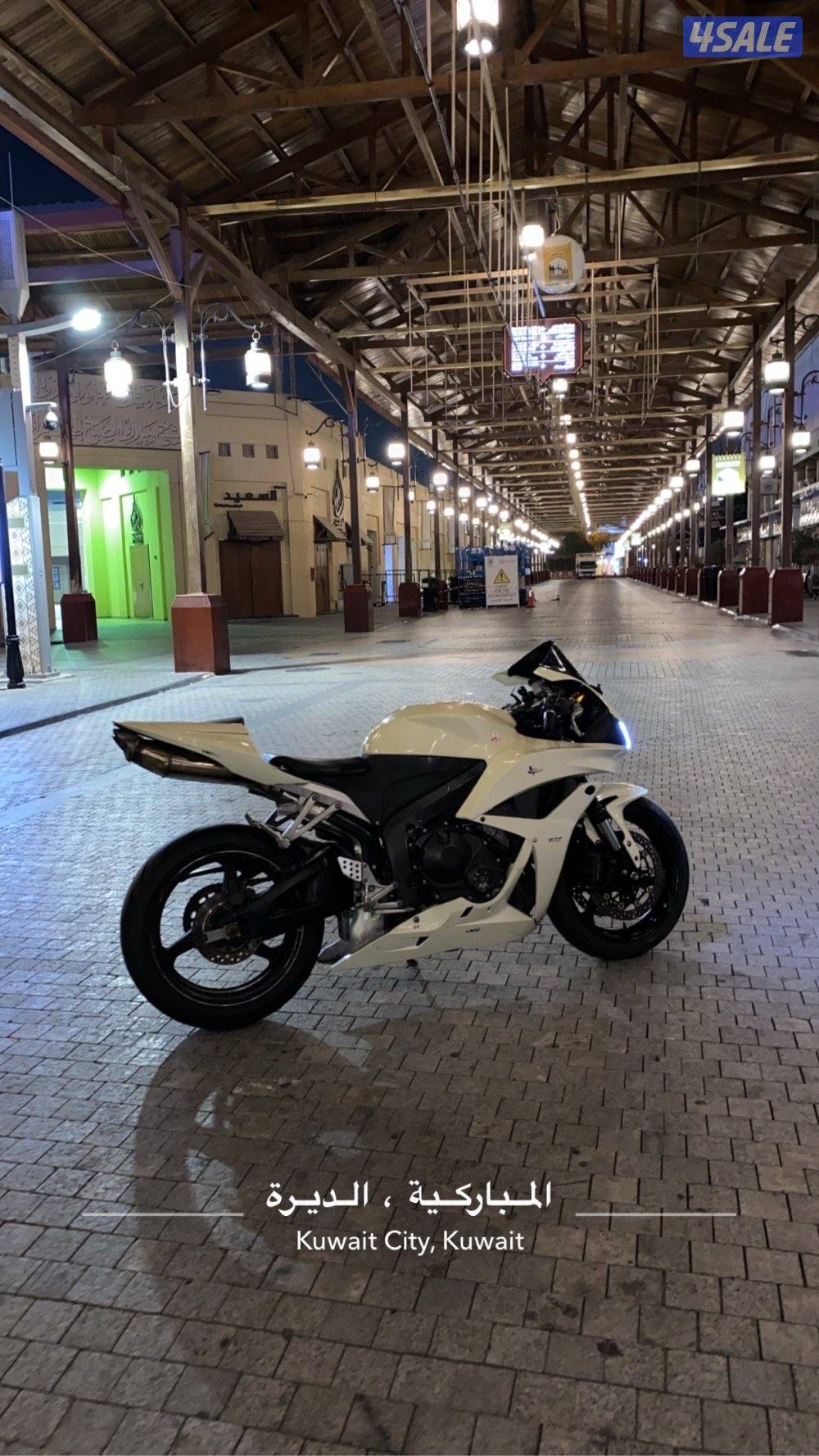 للبيع سيكل هوندا CBR6005