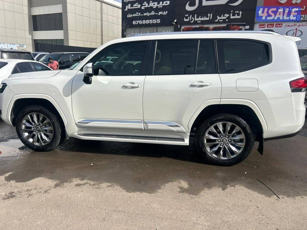 لاند كروزر GX.R twinturbo .V6 موديل 2023 ماشى 105.000 k.m وارد الساير2