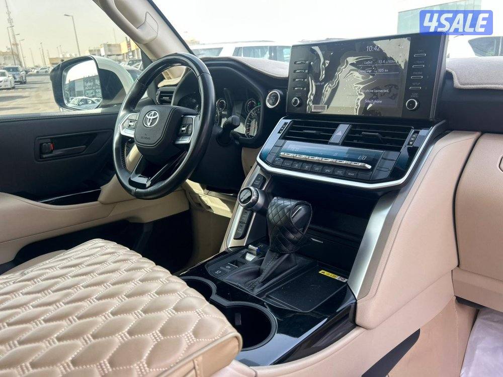 لاند كروزر GX.R twinturbo .V6 موديل 2023 ماشى 105.000 k.m وارد الساير7