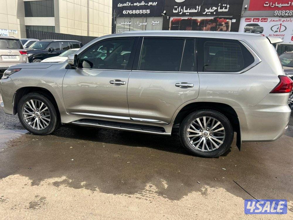 لكزس LX570 درجة ثانيه موديل 2017 ماشى 243.000 k.m وارد الساير .2