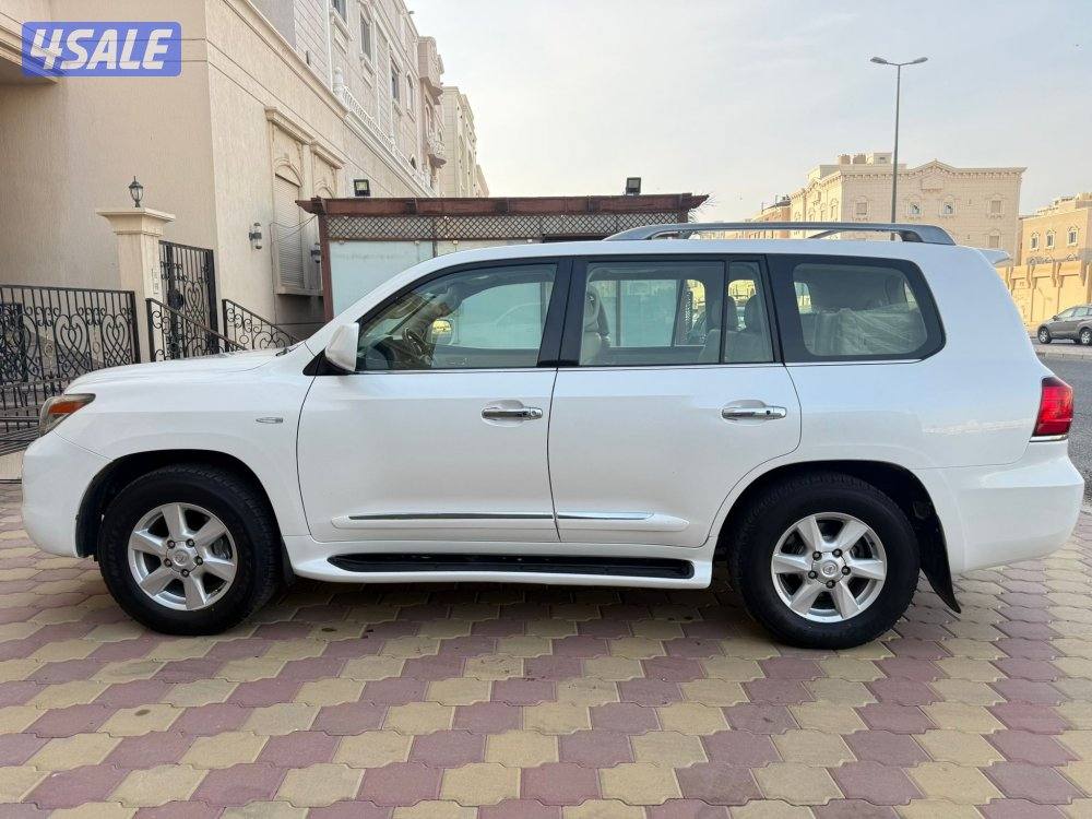 لكزس الدرجه الاولى 2010 الساير1