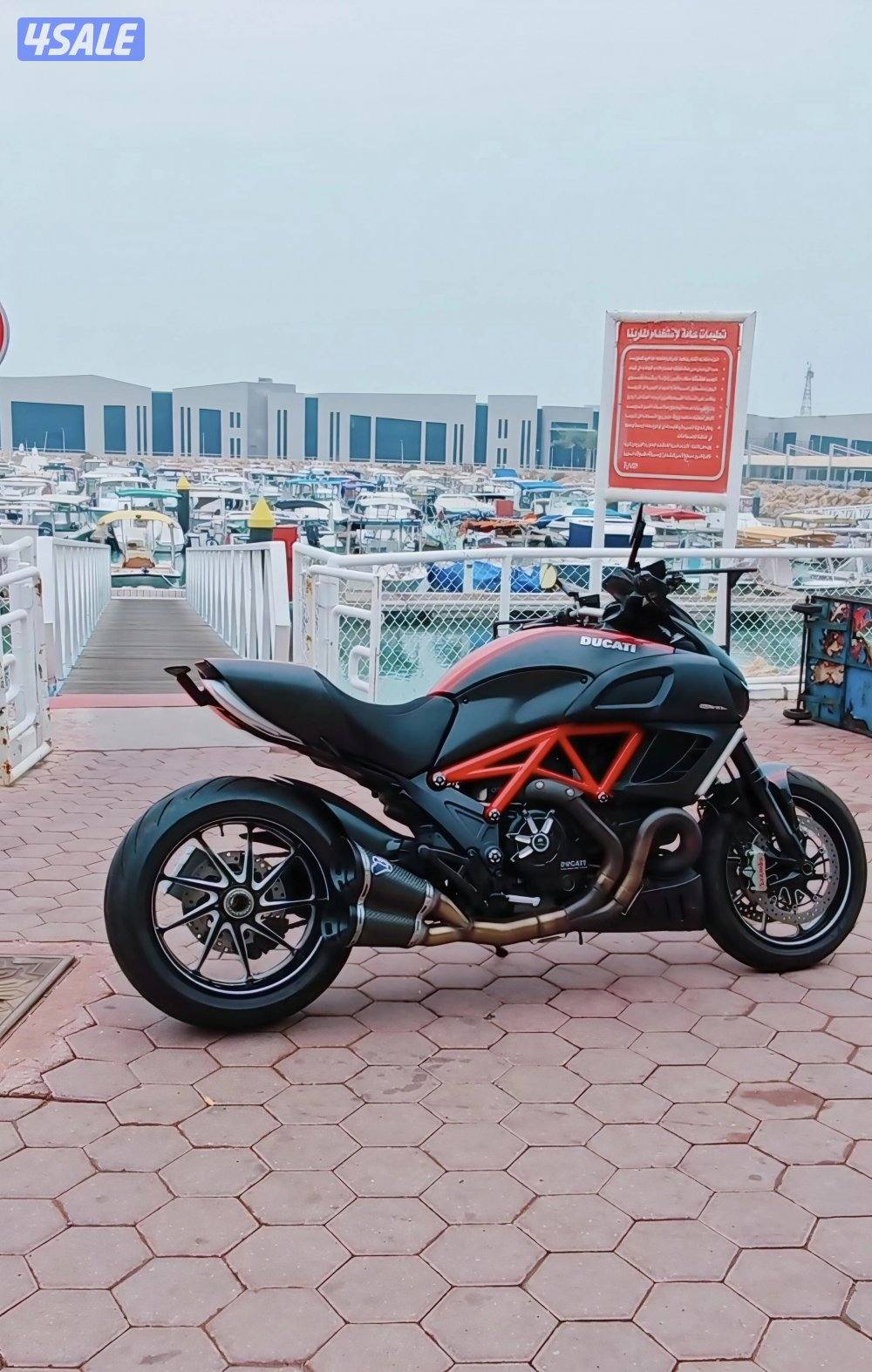 Ducati Devil Carbon0