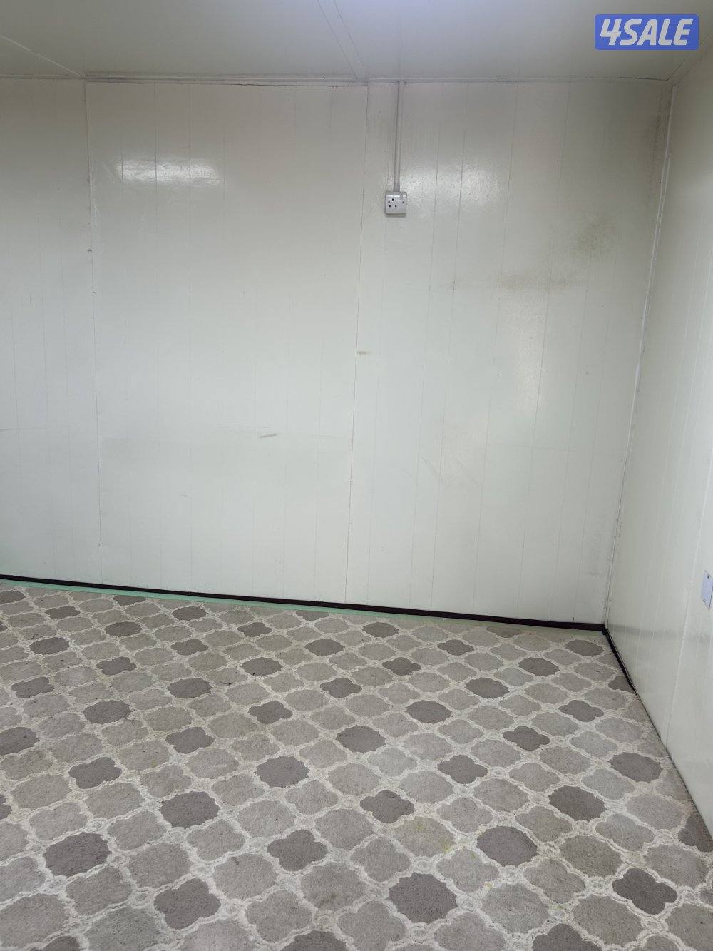 للبيع شاليه الطول 12 و العرض 4 غرفتين و حمام و مطبخ المكان الوفره1