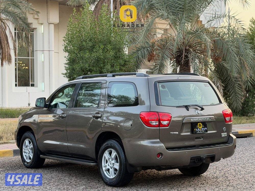 للبيع سيكويا SR5 موديل 2010 وارد الساير5