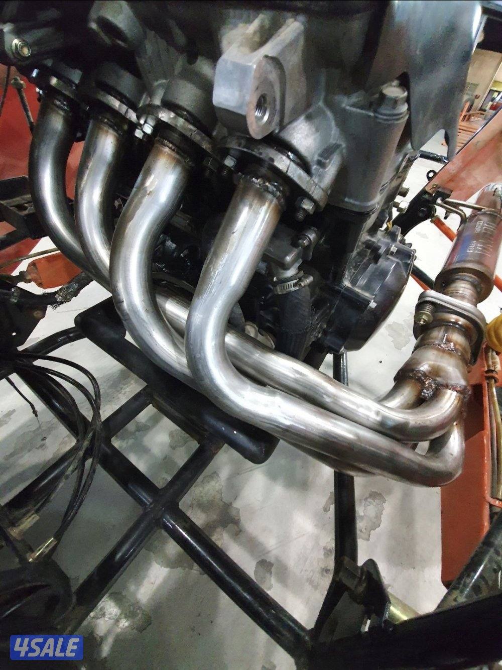 صناعة برتغالية
١- مقاعد سباق
‏‎٢- أربع نقاط حزام أمان
‏‎٣- أربع د5