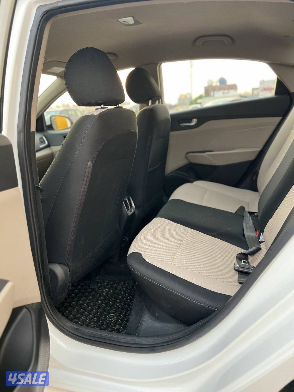 للبيع أكسنت 20236