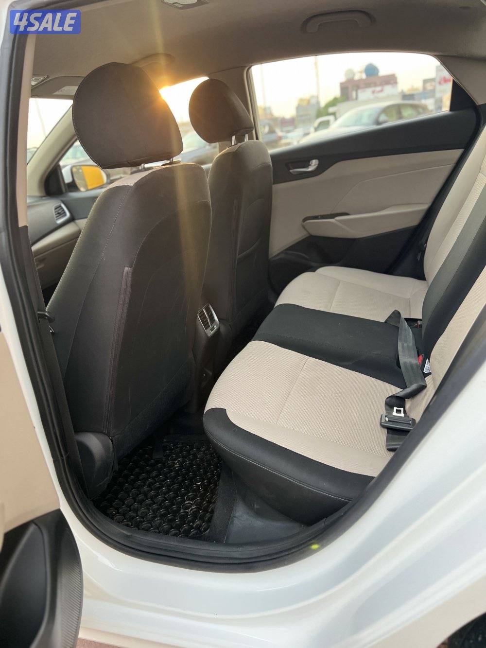 للبيع أكسنت 20239