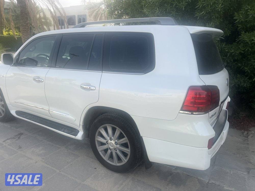 للبيع جيب لكزس LX570 موديل ٢٠١١ - شرط الفحص كامل المواصفات5