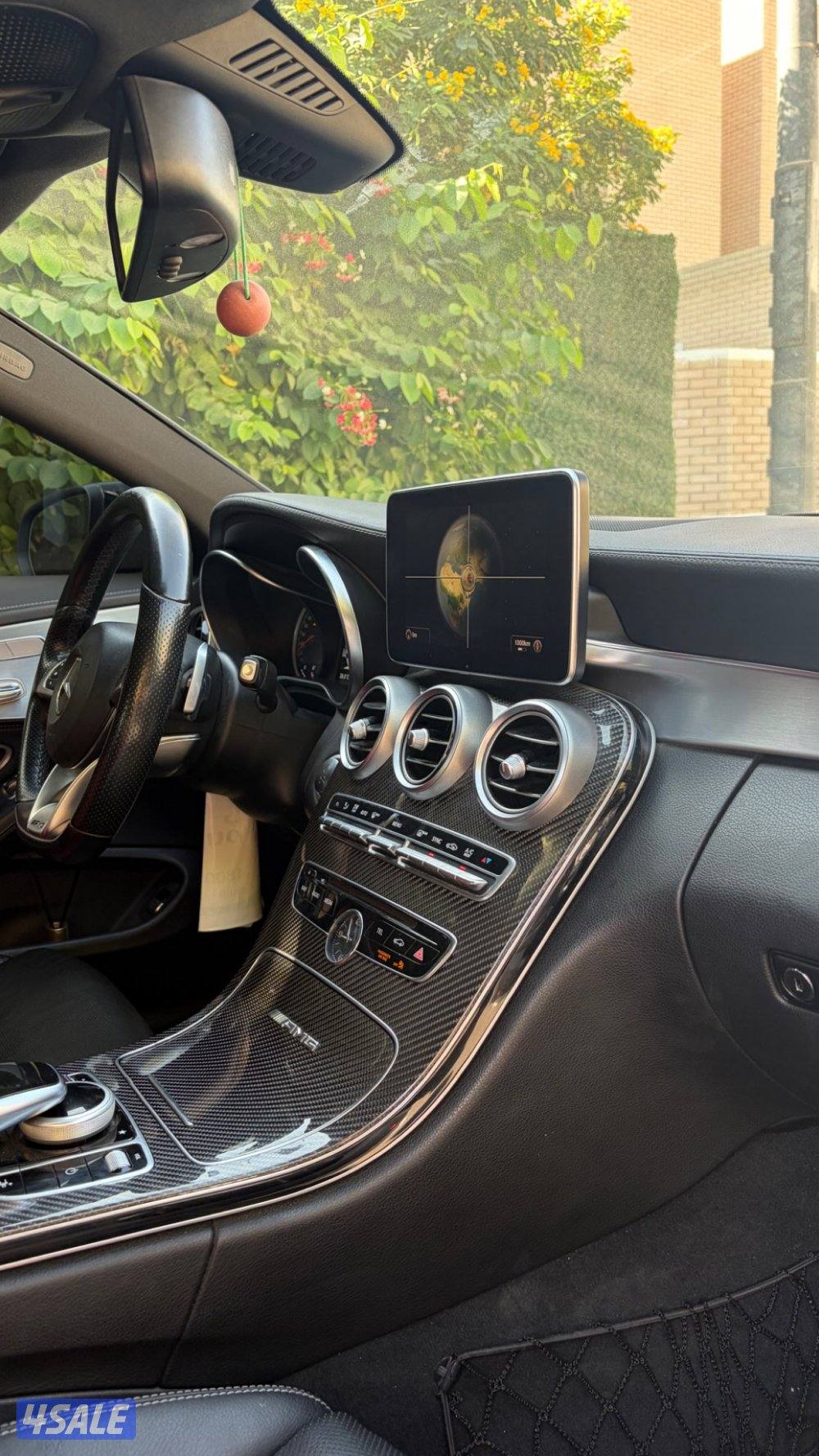 للبدل مع شاص / مرسيدس عليها كت اصلي من داخل وبرا AMG0