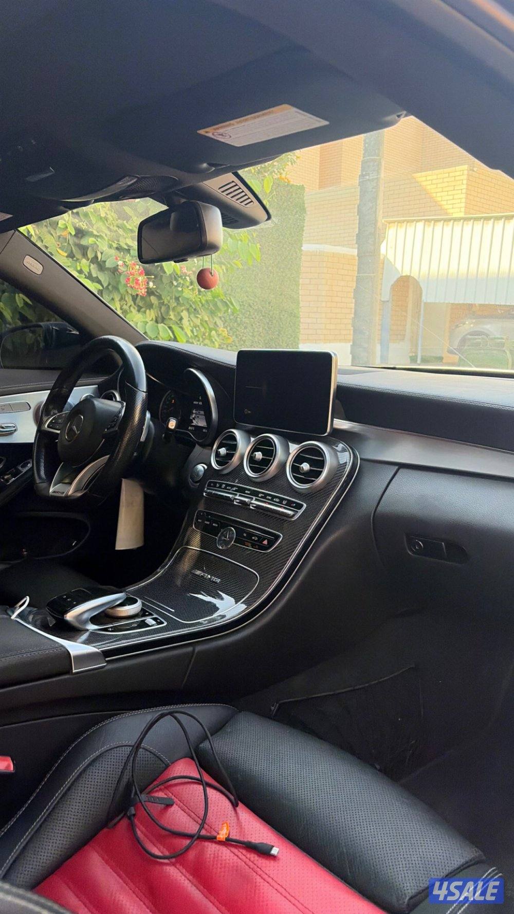 للبدل مع شاص / مرسيدس عليها كت اصلي من داخل وبرا AMG6