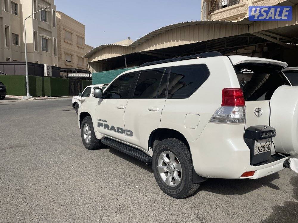للبيع برادو ابيض صدفي موديل 2011 شرط الفحص ثلاث قطع الباقي سليم شرط2