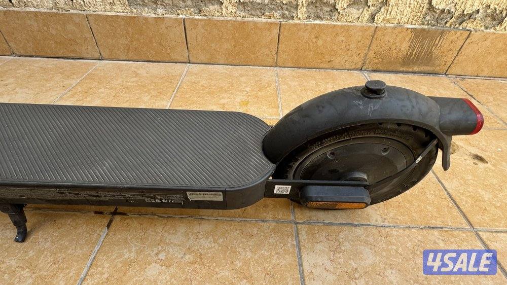 Xiaomi 4 pro ( second generation ) scooter1
