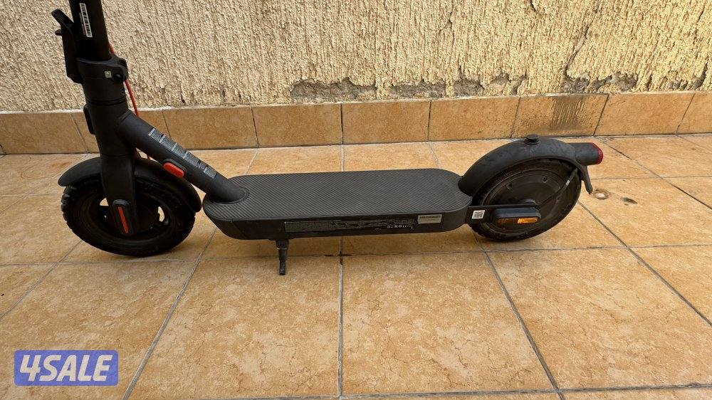 Xiaomi 4 pro ( second generation ) scooter2