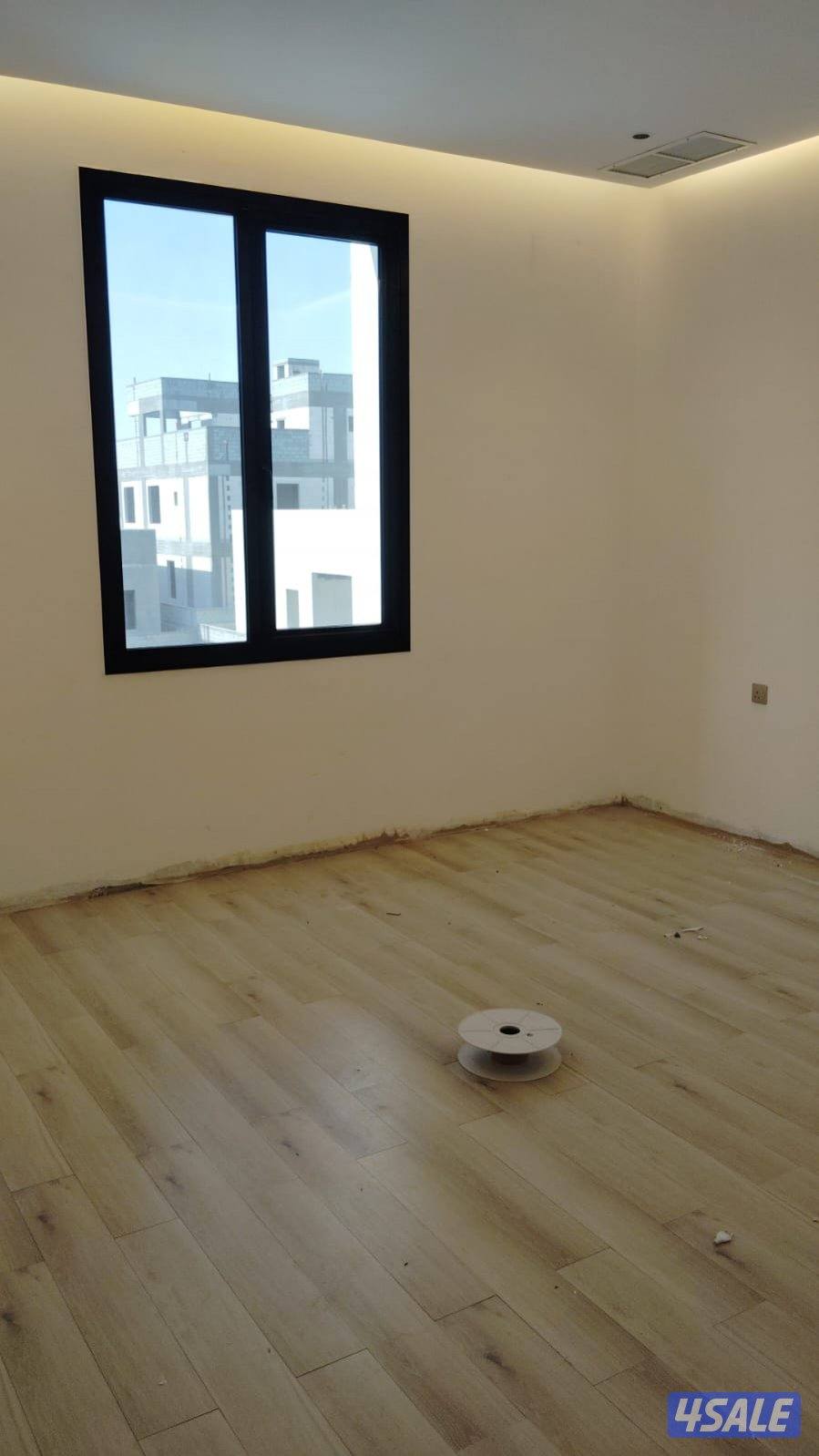 للأيجار شقتين بنفس الدور1