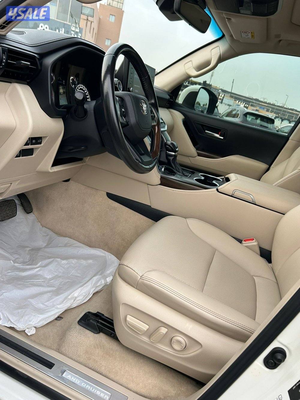 للبيع لاند كروزر GXR ايرو8