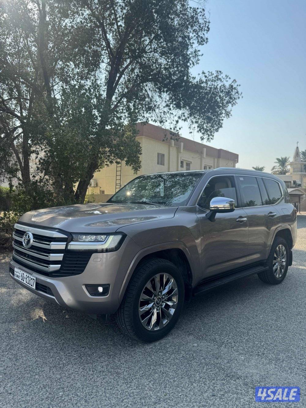 لاند كروزر VX عداد 75 الف صبغ الوكالة0