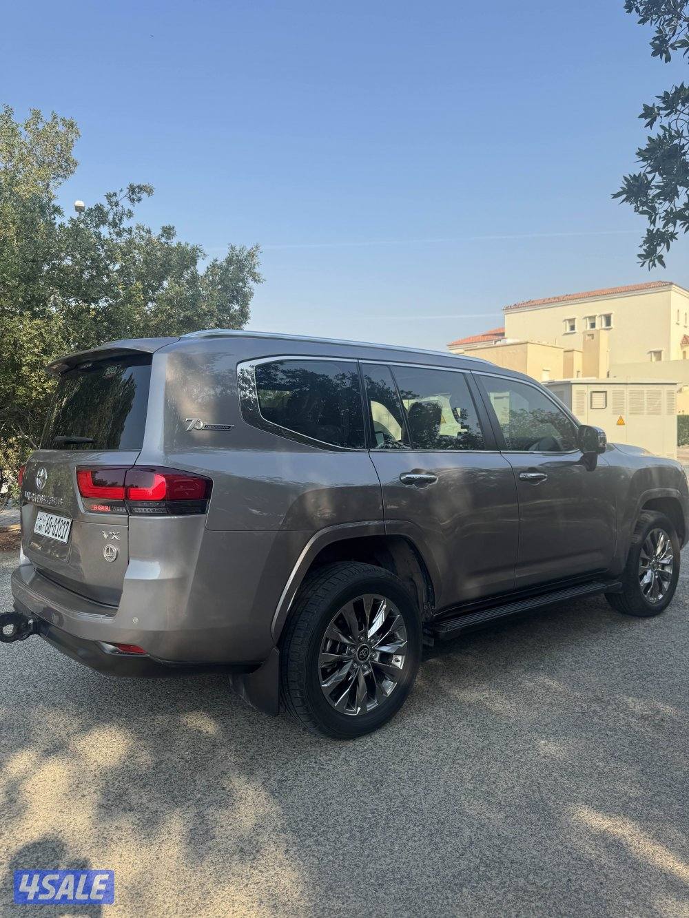 لاند كروزر VX عداد 75 الف صبغ الوكالة2