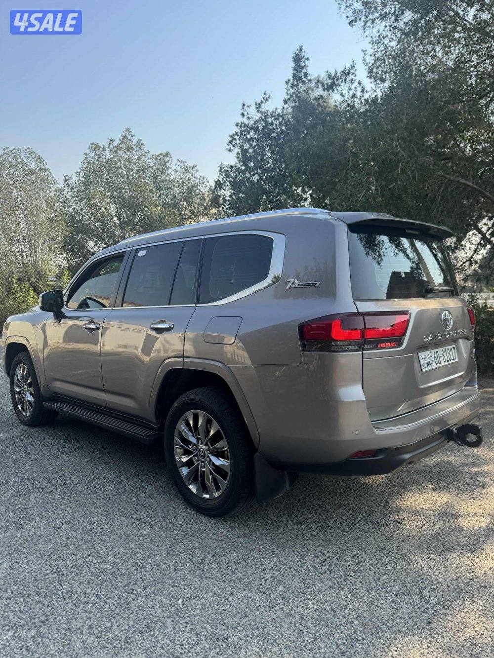 لاند كروزر VX عداد 75 الف صبغ الوكالة3