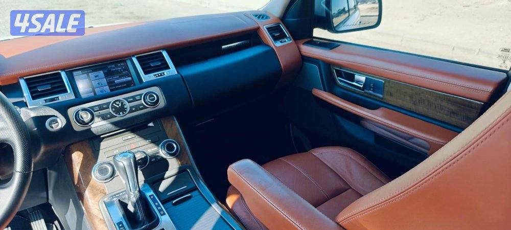 Women Driven Range rover 20139