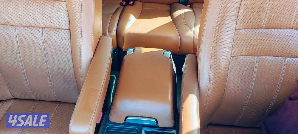 Women Driven Range rover 201311