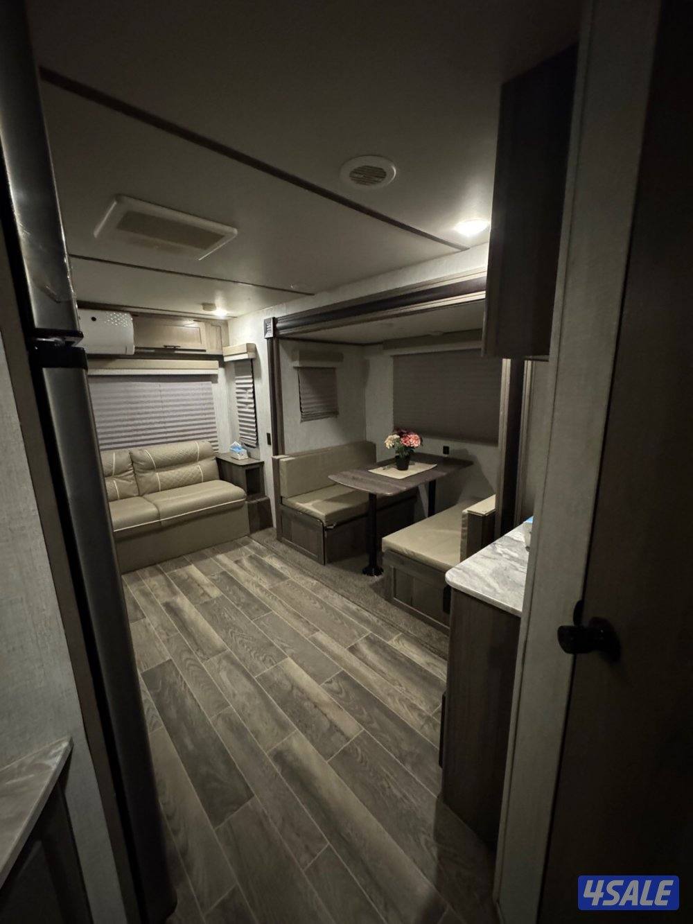 للبيع كرفان امريكي3