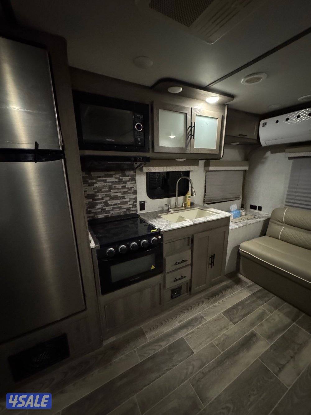 للبيع كرفان امريكي4