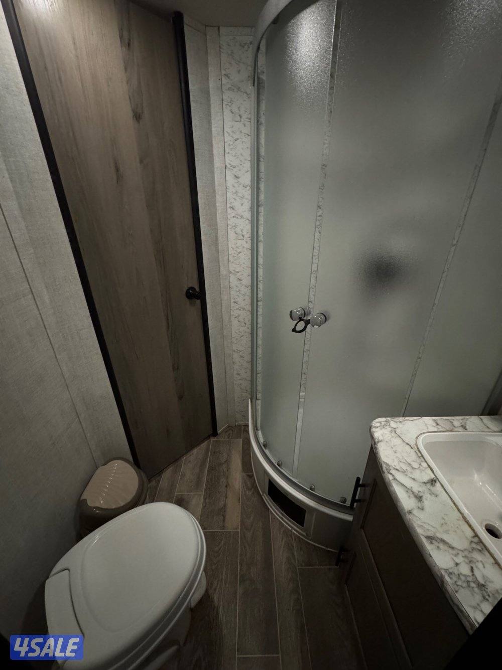 للبيع كرفان امريكي5