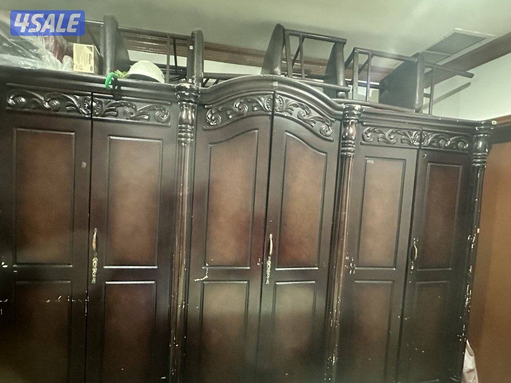 Classic Wooden Cupboard – Massive Storage | 3-Section Wardrobe2