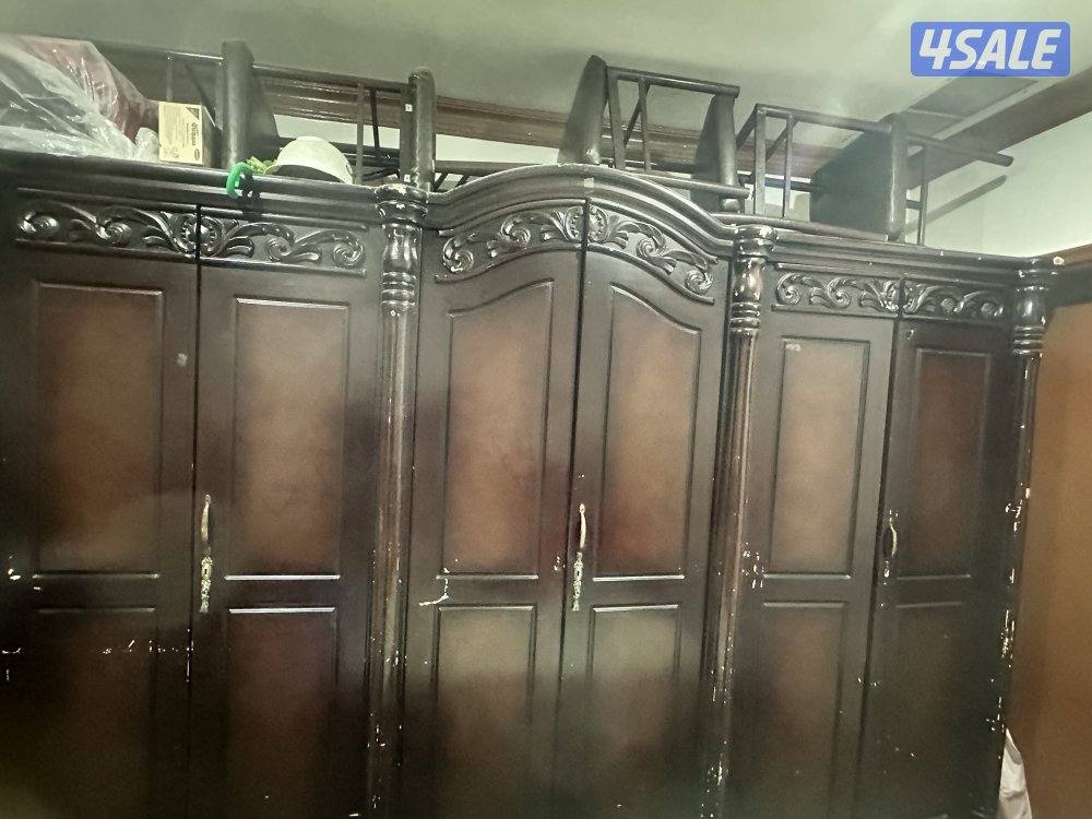 Classic Wooden Cupboard – Massive Storage | 3-Section Wardrobe4