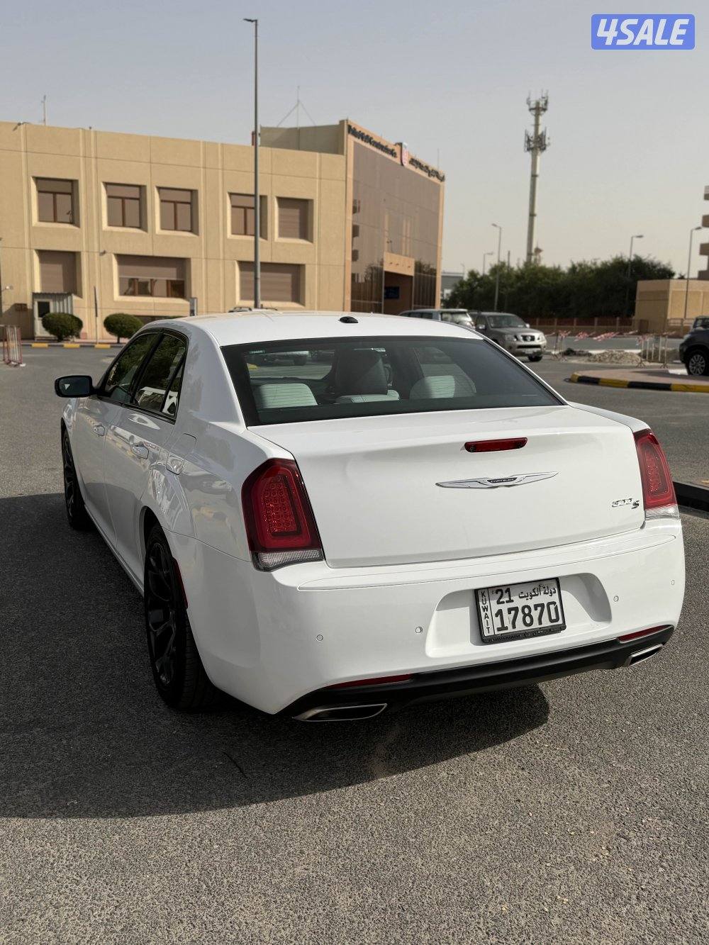 للبيع كرايزلر S) C300) عداد 67 الف4