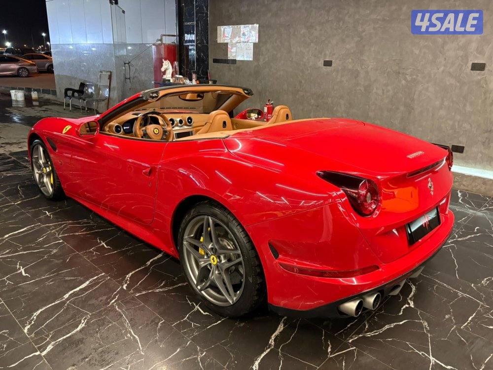 فيراري كالفورنيا T5