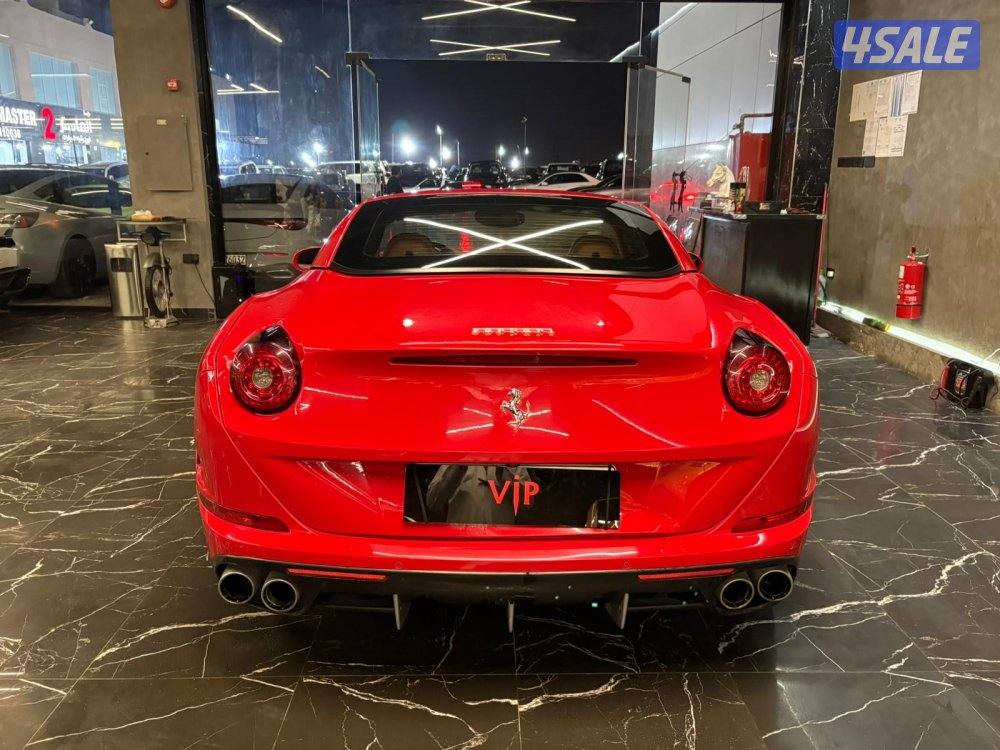 فيراري كالفورنيا T7