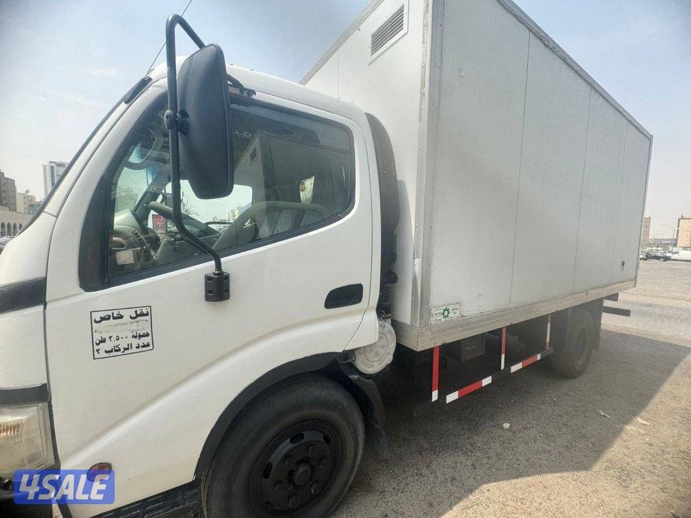 للبيع تويوتا هاف لوري داينا صندوق مغلق2