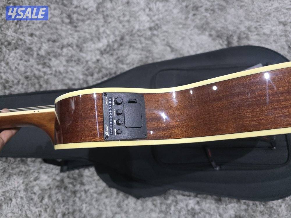 للبيع جيتار1