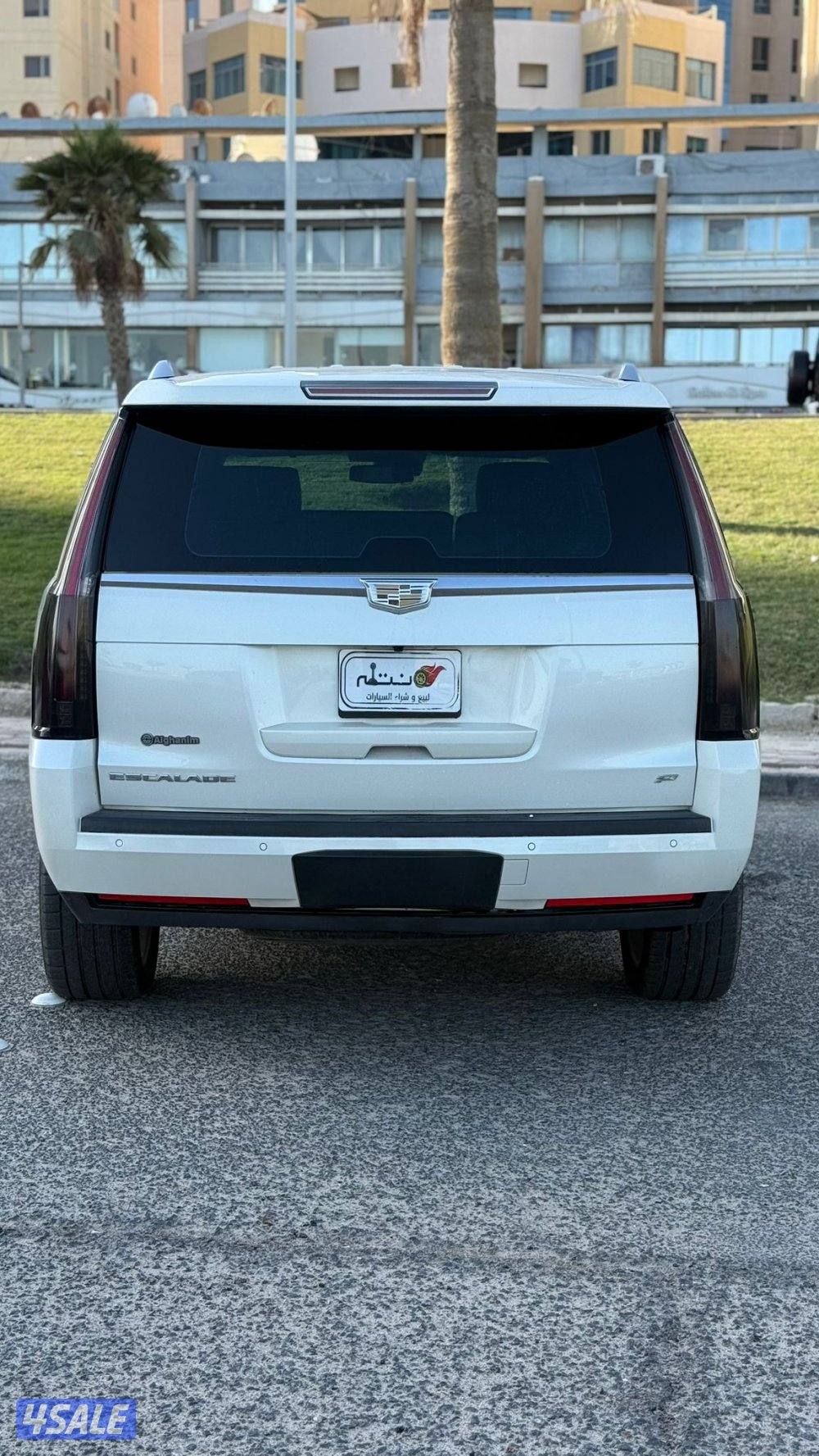 اسكاليد بلاتينيوم موديل 2015 / بحاله ممتازه4