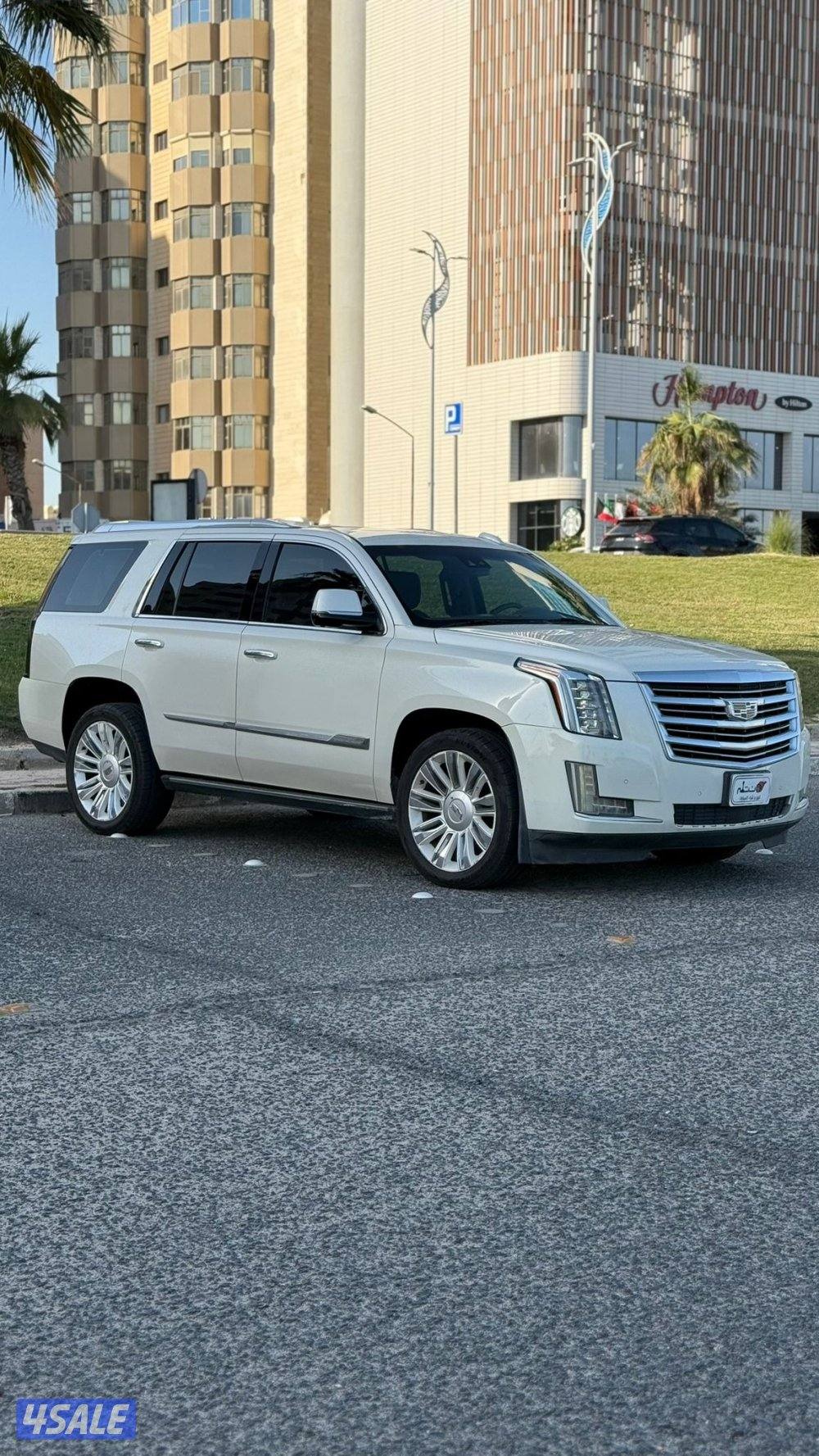 اسكاليد بلاتينيوم موديل 2015 / بحاله ممتازه6