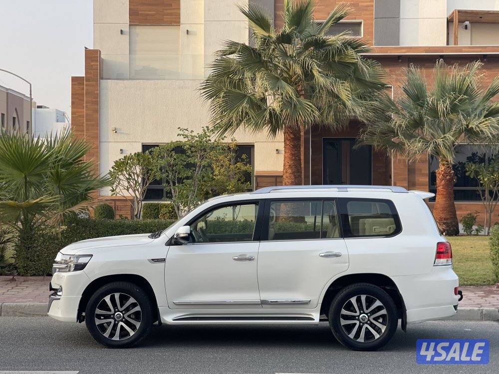 لاندكروزر 20165